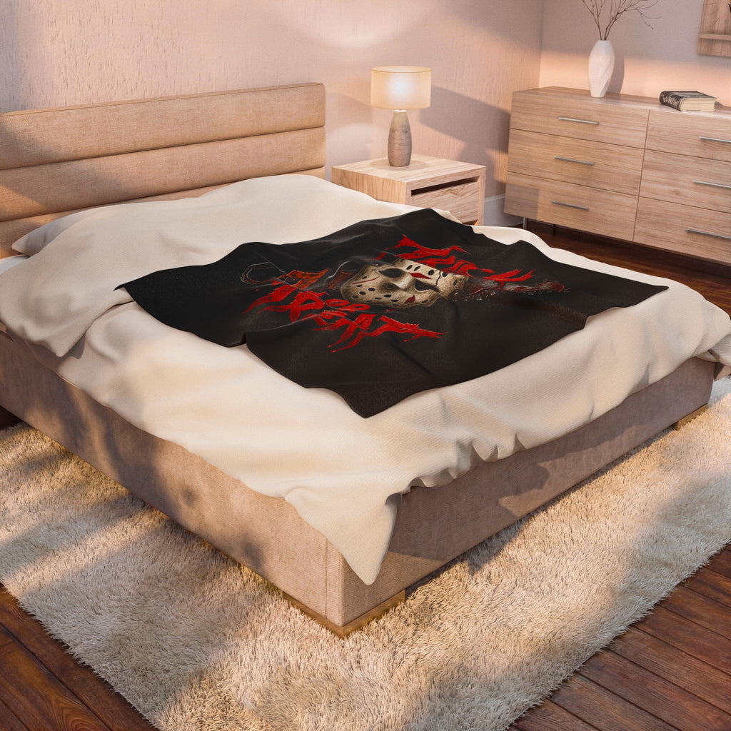 Horror 'Trick or Treat' Plush Blanket — Jason Mask & Chainsaw Halloween Throw